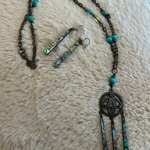 Chic Turquoise and Abalone Necklace Set